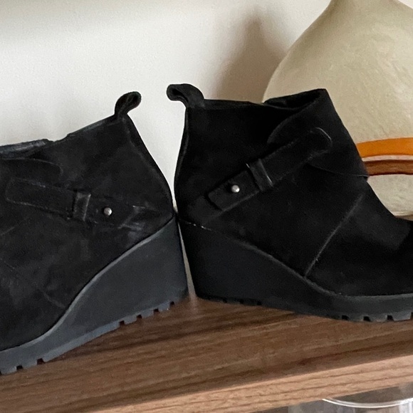 Eileen Fisher Tinker Suede Leather Black Booties, Size 9.5 - Picture 6 of 12